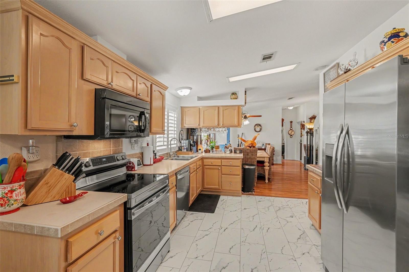 14269 Rialto Ave Property Photo 17