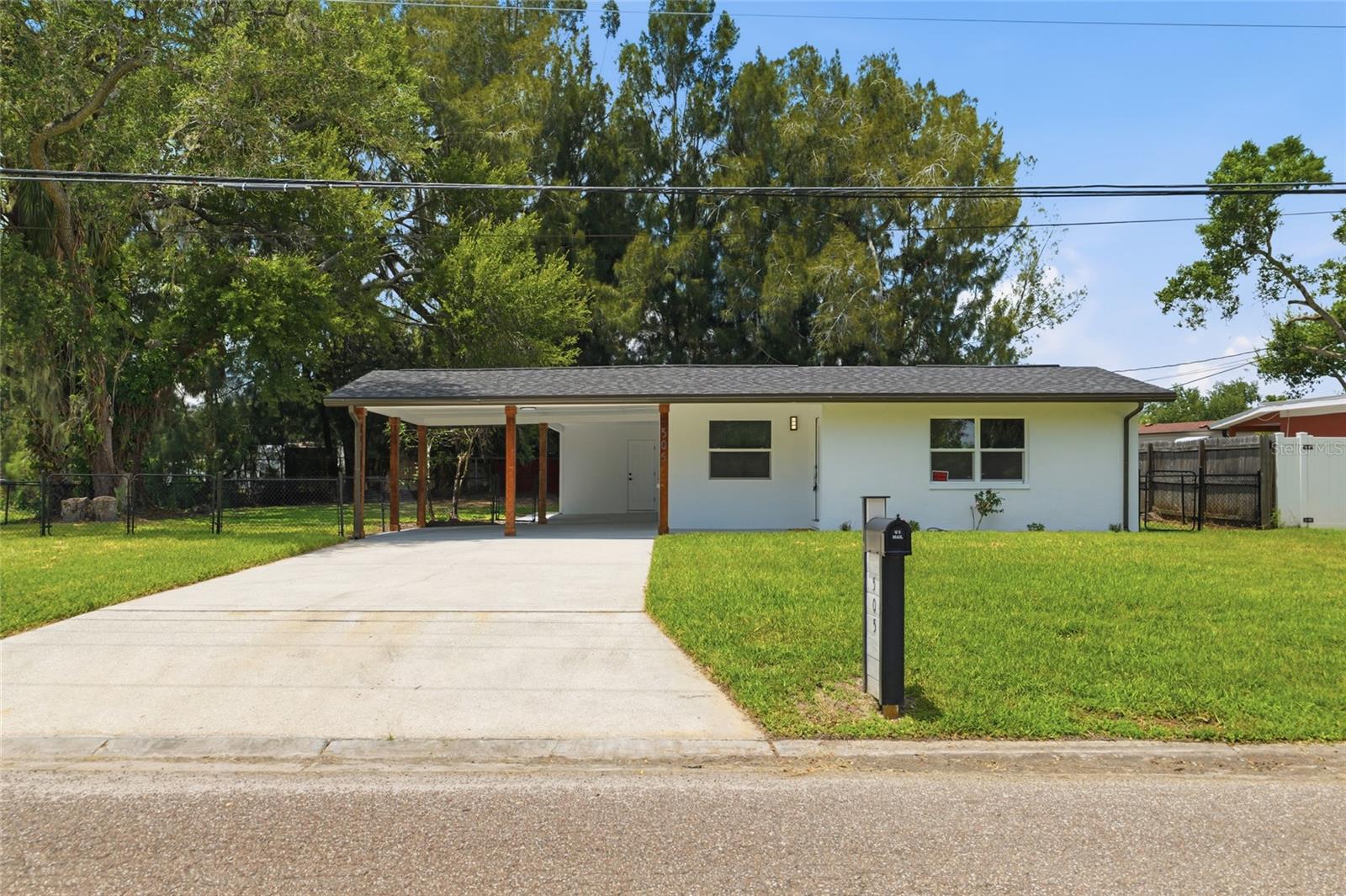 505 PAPAYA DR