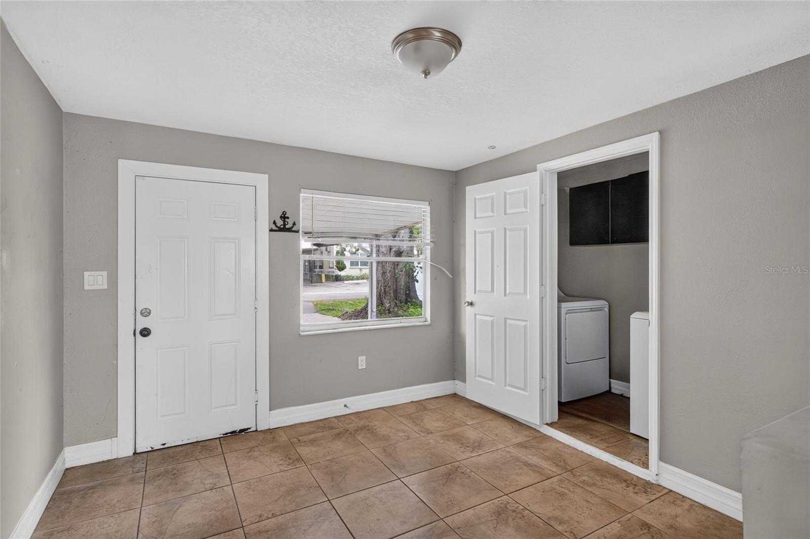 3615 W Rogers Ave Property Photo 5