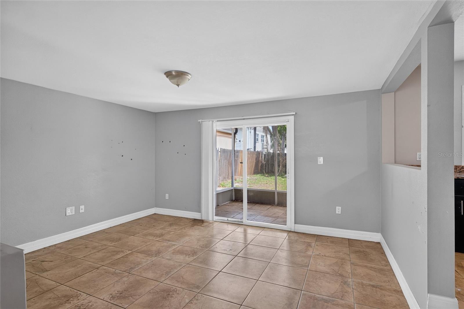 3615 W Rogers Ave Property Photo 8