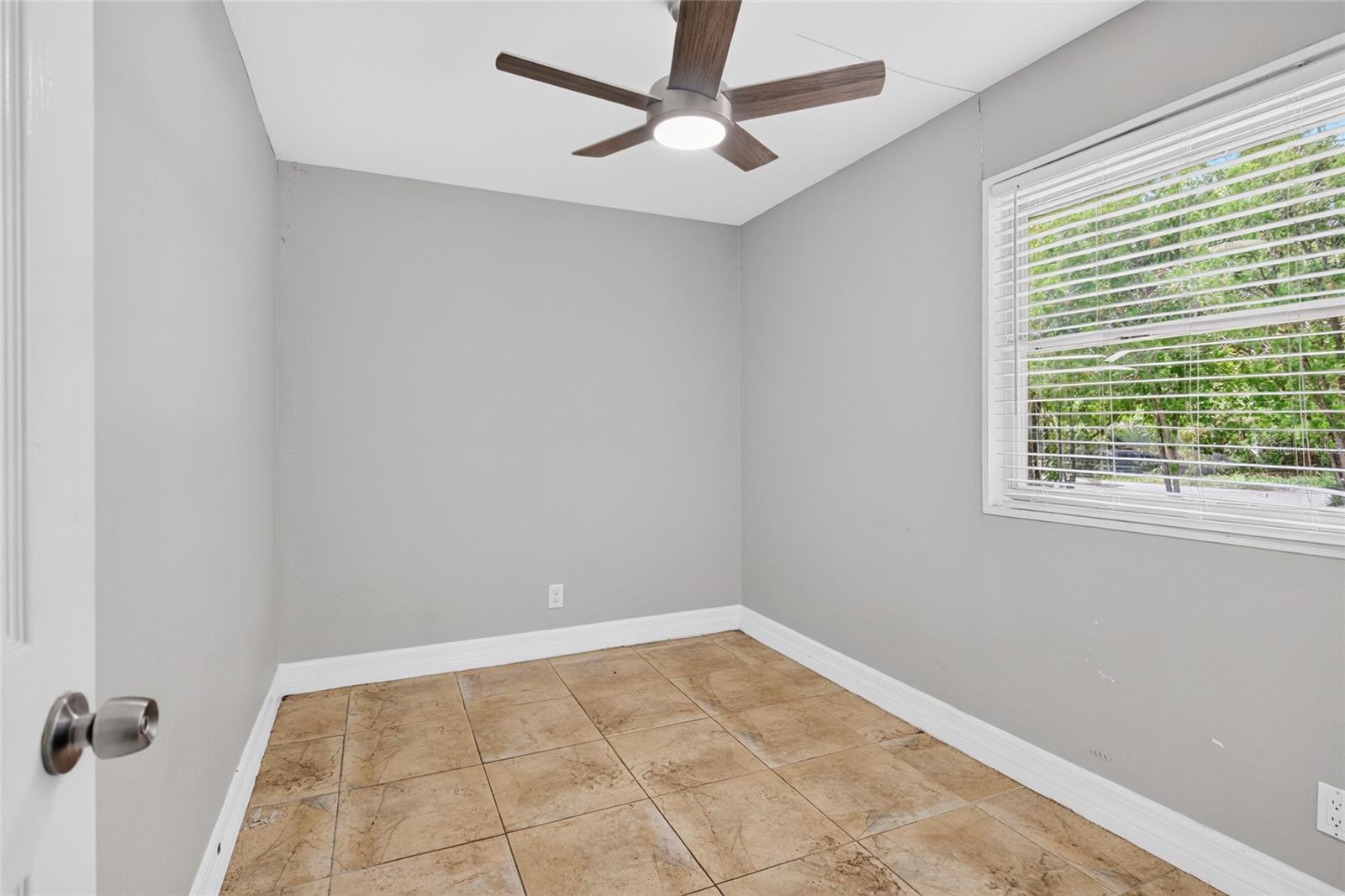 3615 W Rogers Ave Property Photo 15