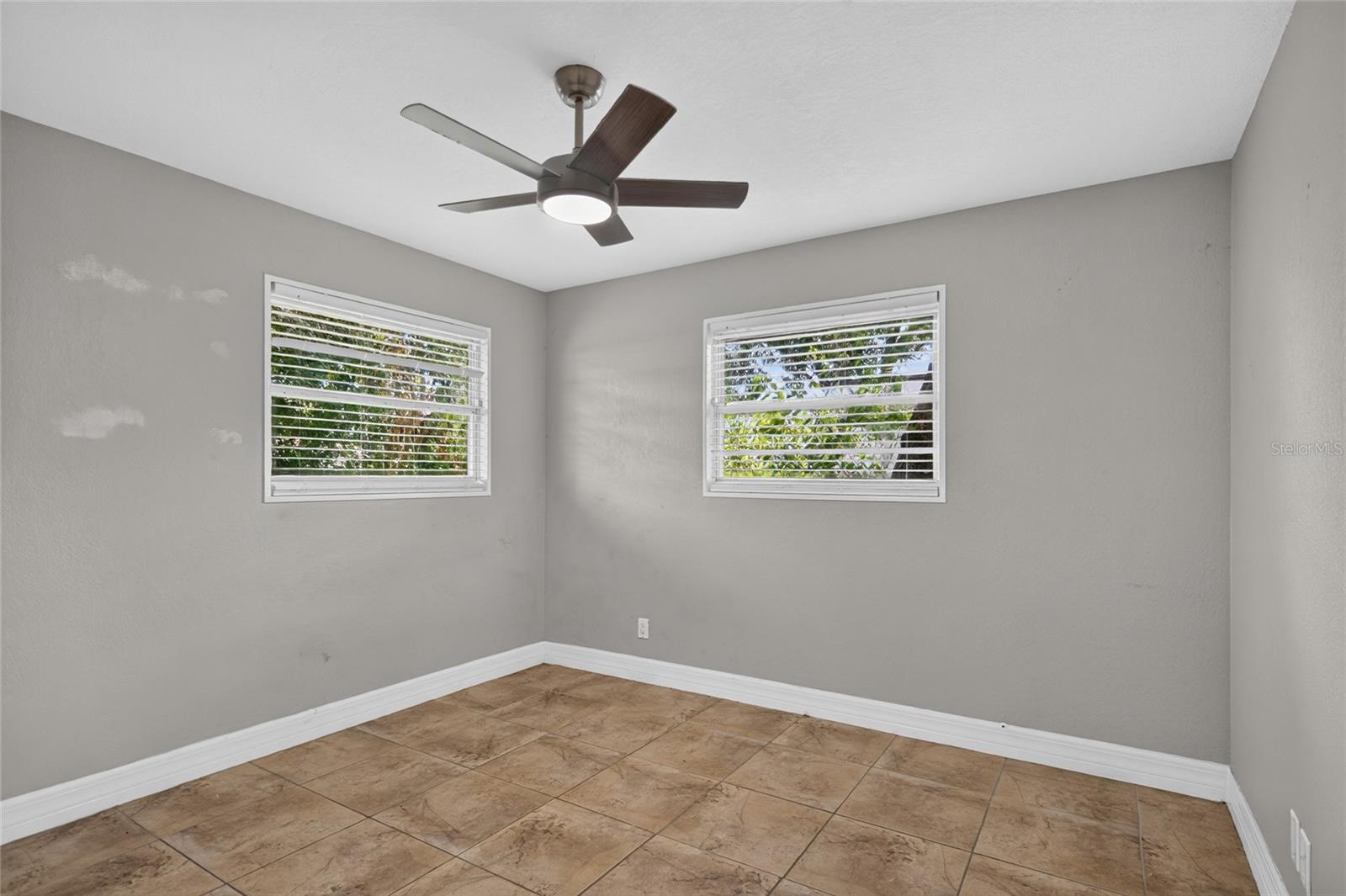 3615 W Rogers Ave Property Photo 20