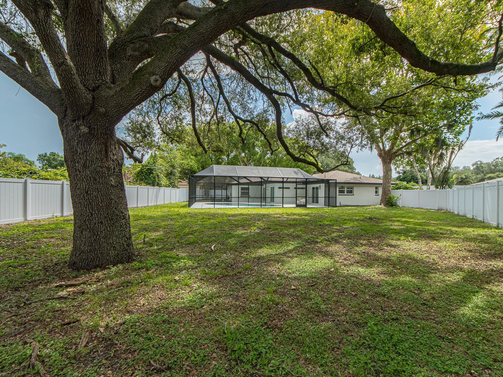 1967 Castille Dr Property Photo 5