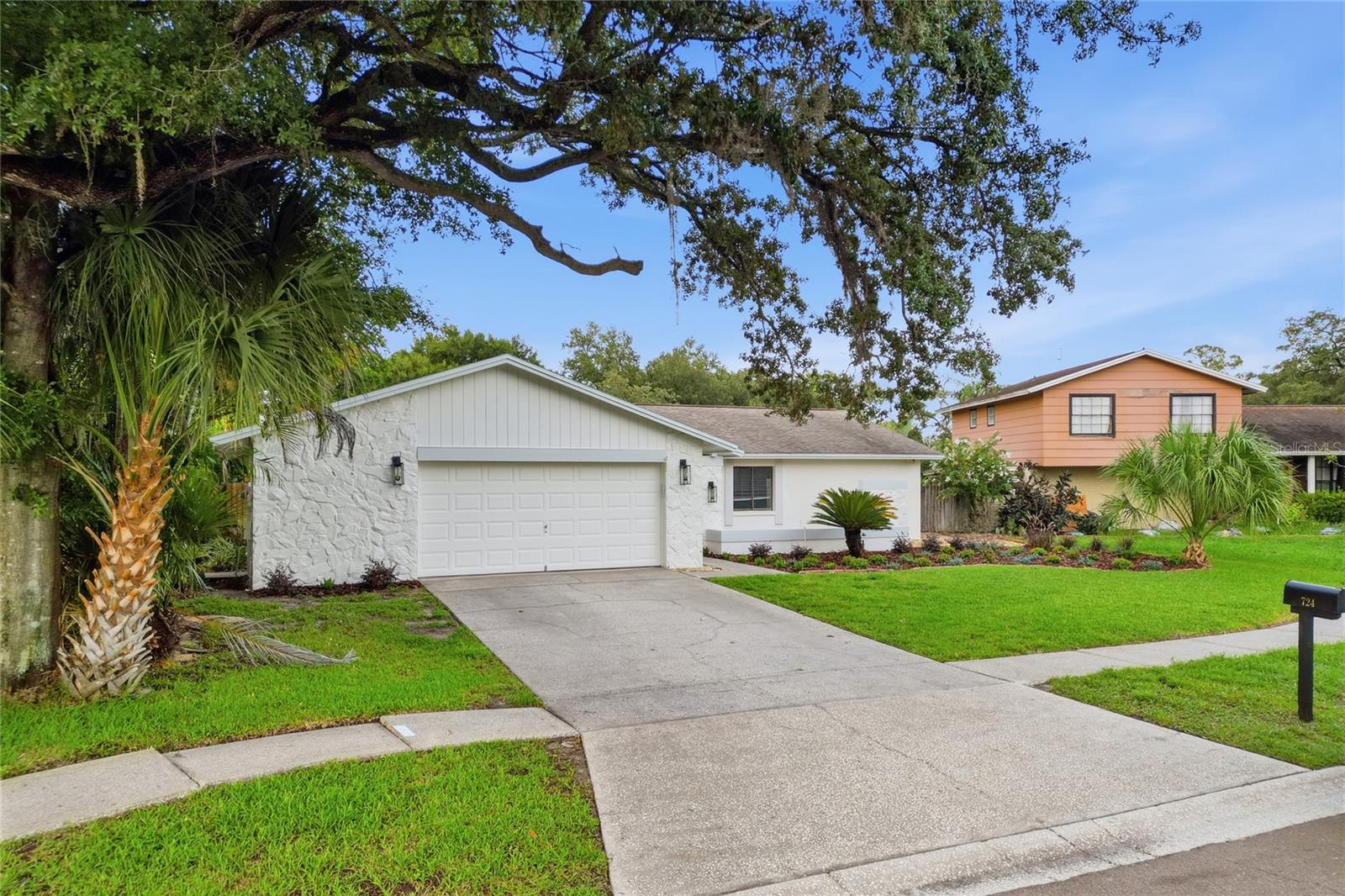 724 Isleton Dr Property Photo 3