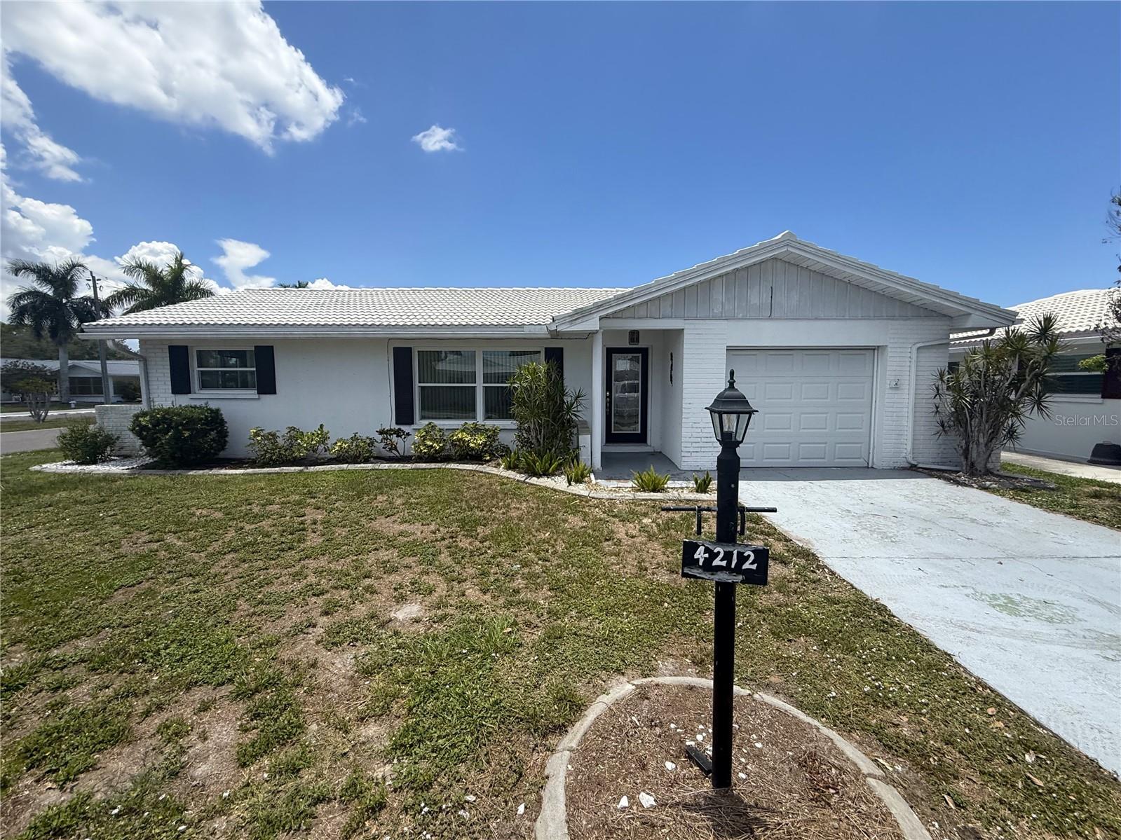 4212 Neil Ln Property Photo 1