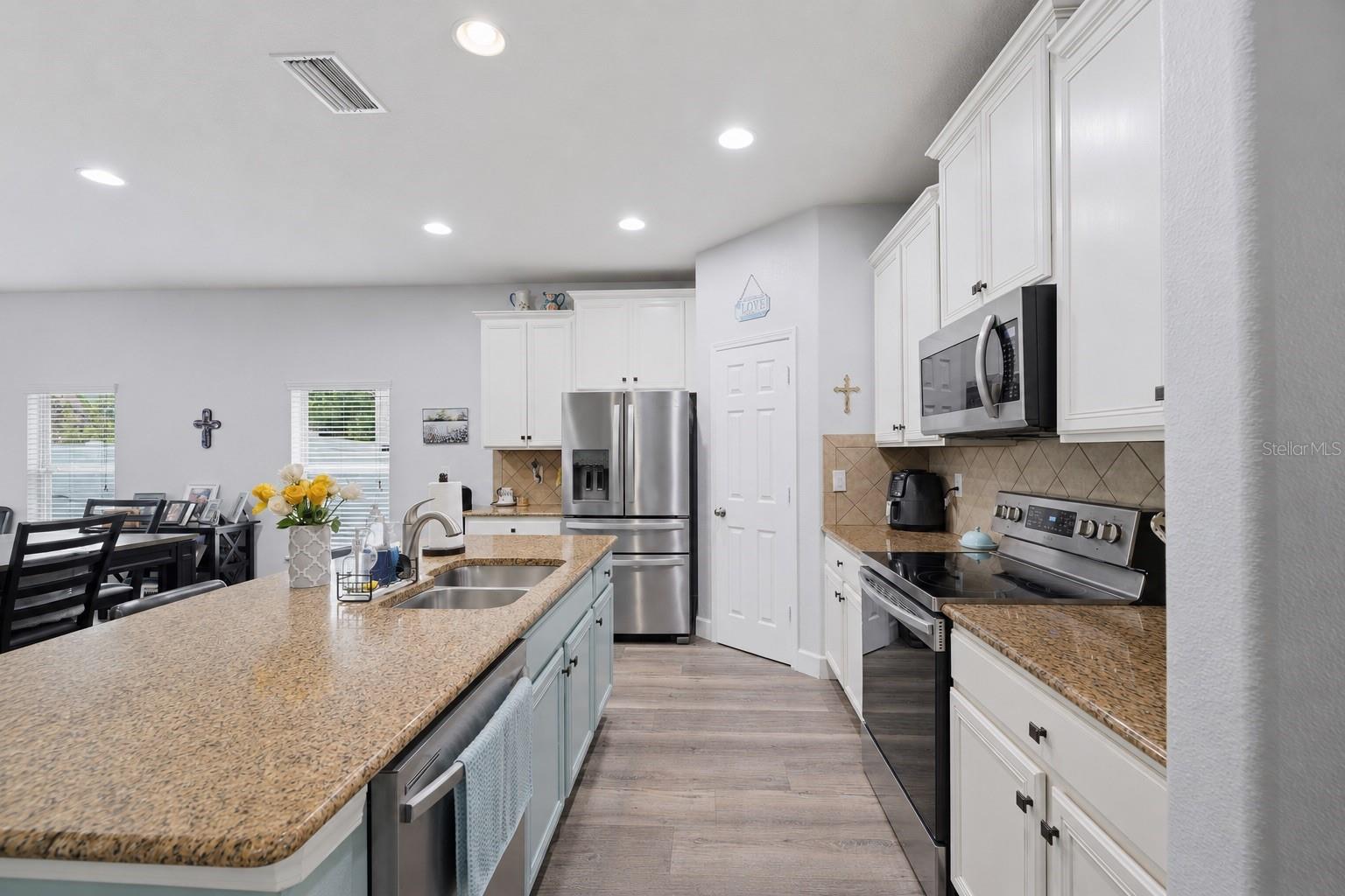 2814 Maple Brook Loop Property Photo 8