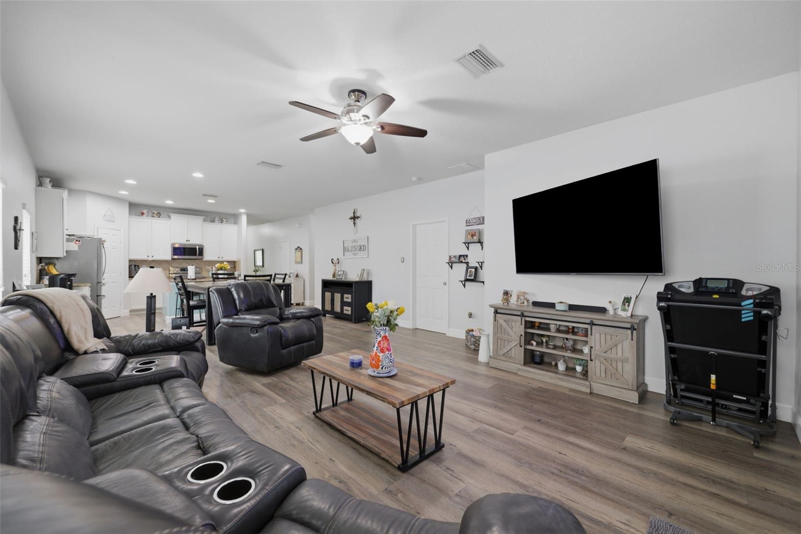 2814 Maple Brook Loop Property Photo 14