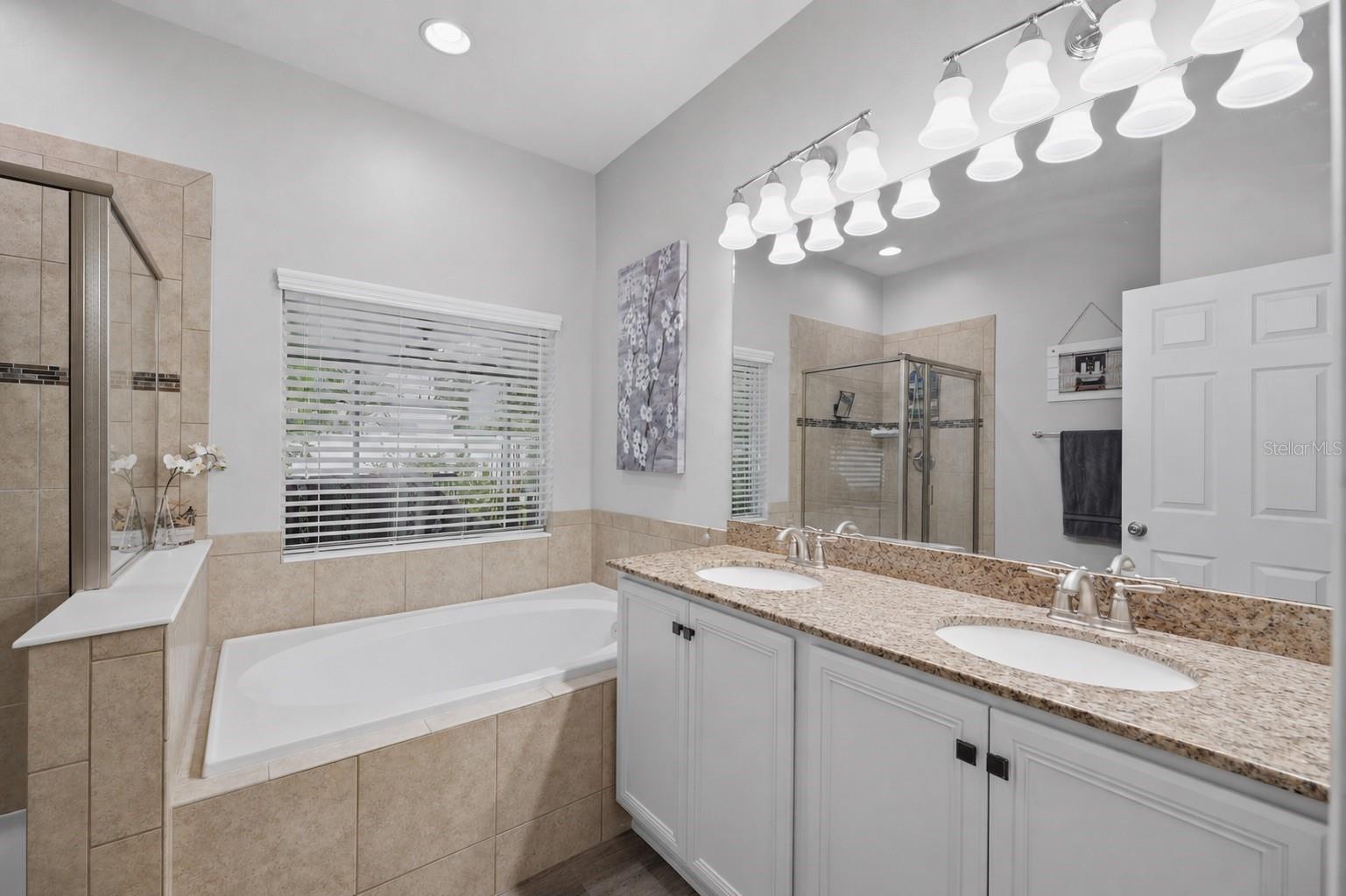 2814 Maple Brook Loop Property Photo 18