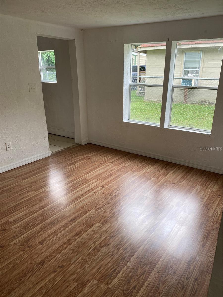 414 Nw 9th Ave Property Photo 2