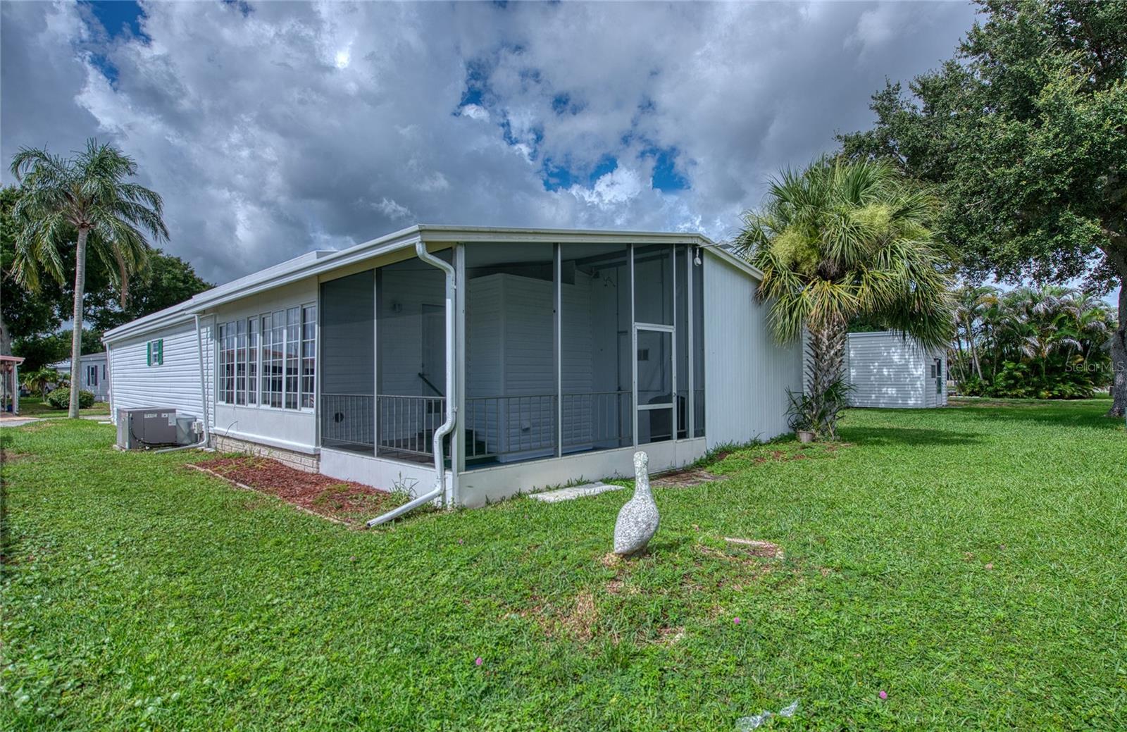407 Dolphin Dr S Property Photo 34