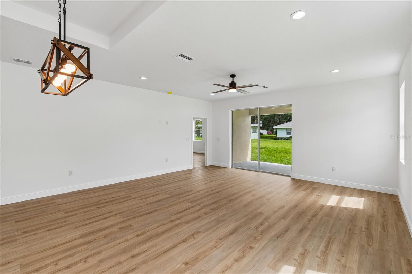 2523 Avenue E Sw Property Photo 16