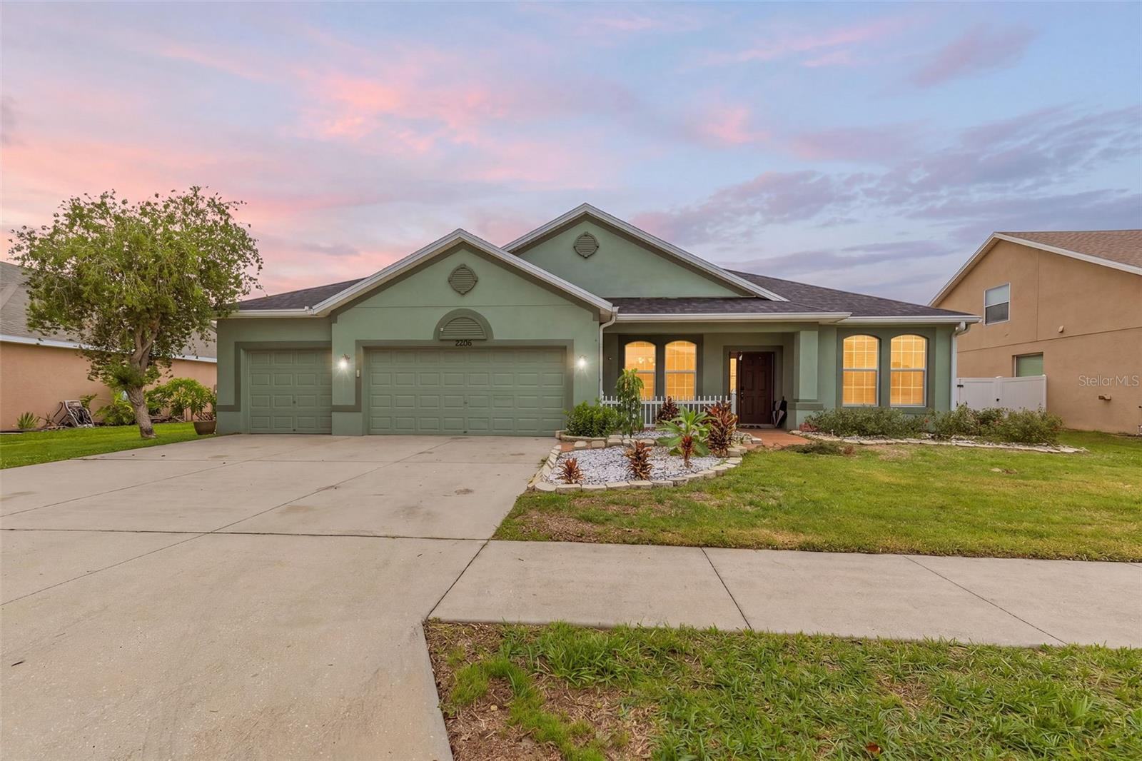 2206 Via Cortona St Property Photo 1