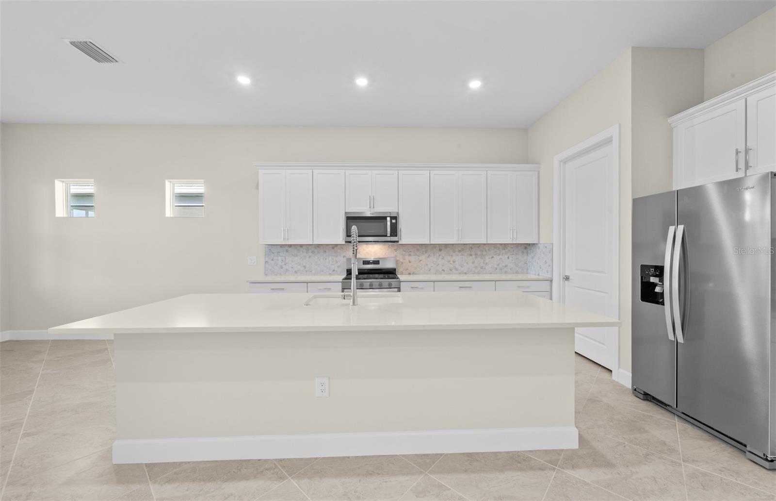 7621 Fulham Ave Property Photo 21