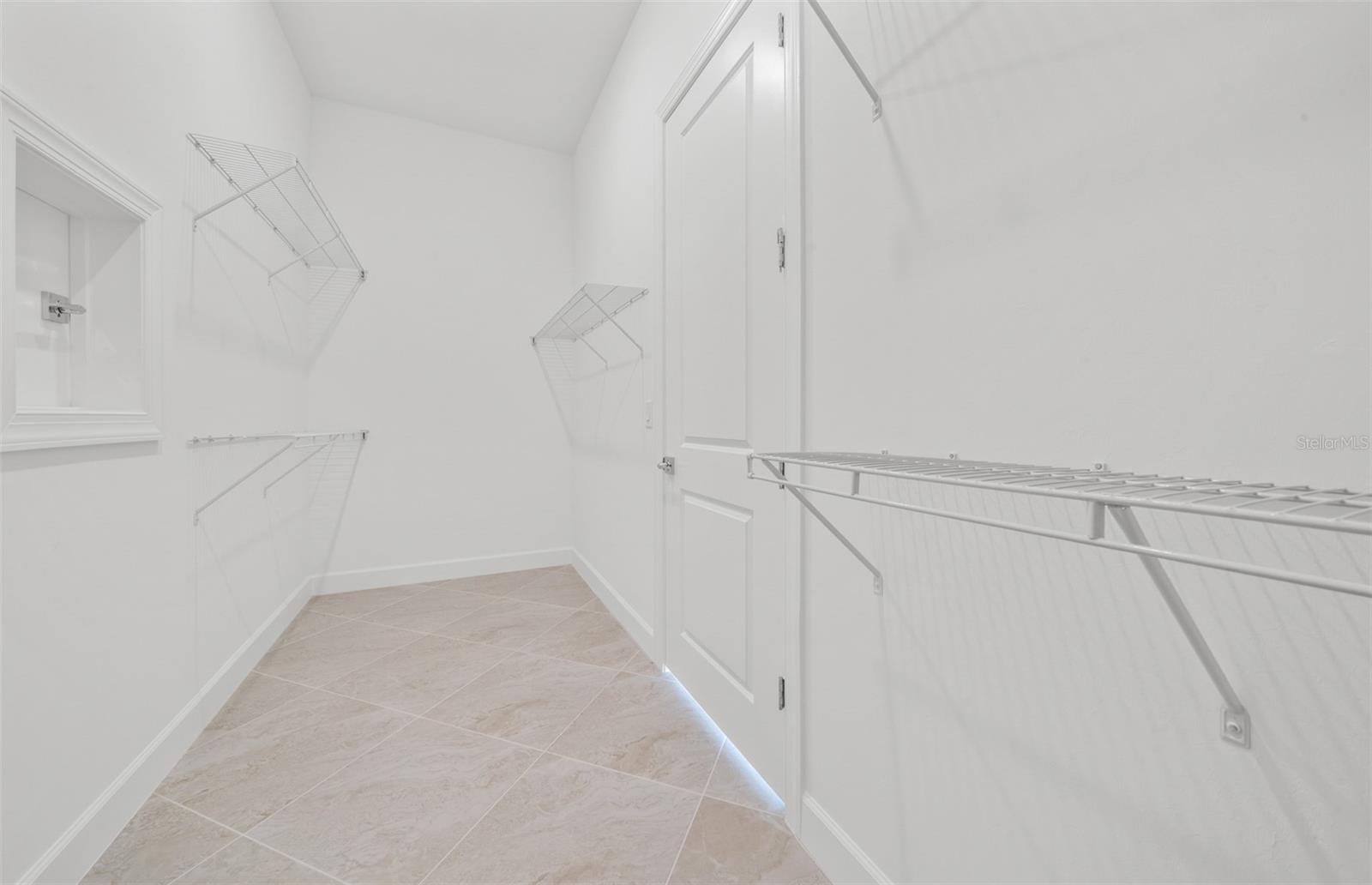 7621 Fulham Ave Property Photo 35