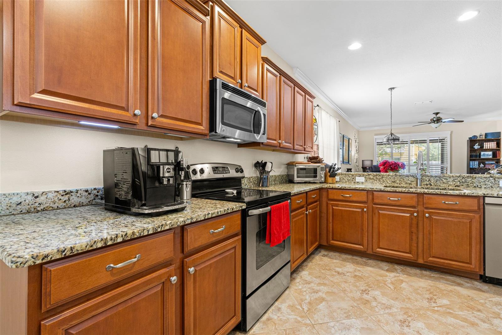 9524 Trumpet Vine Loop Property Photo 4