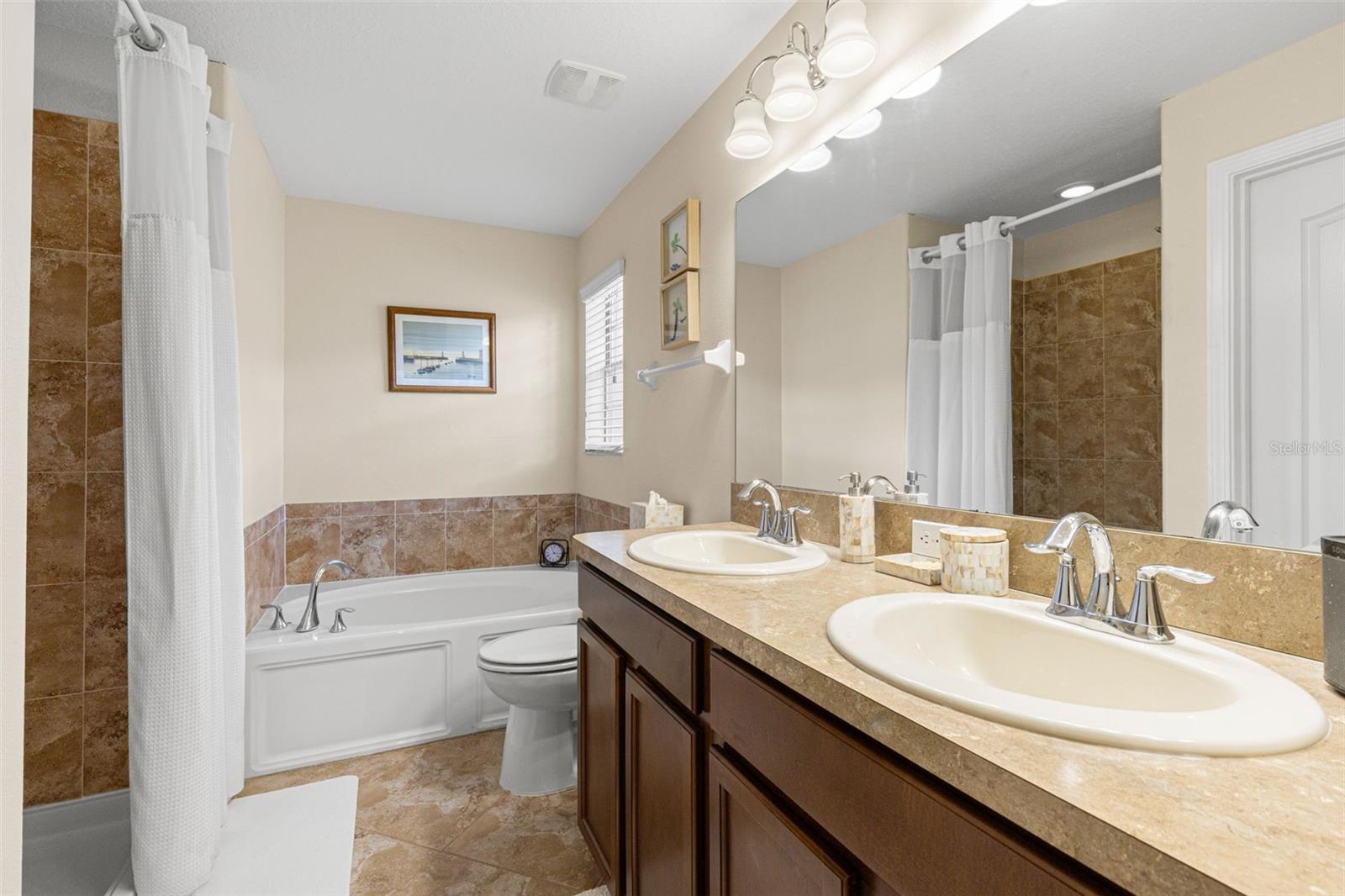 9524 Trumpet Vine Loop Property Photo 26