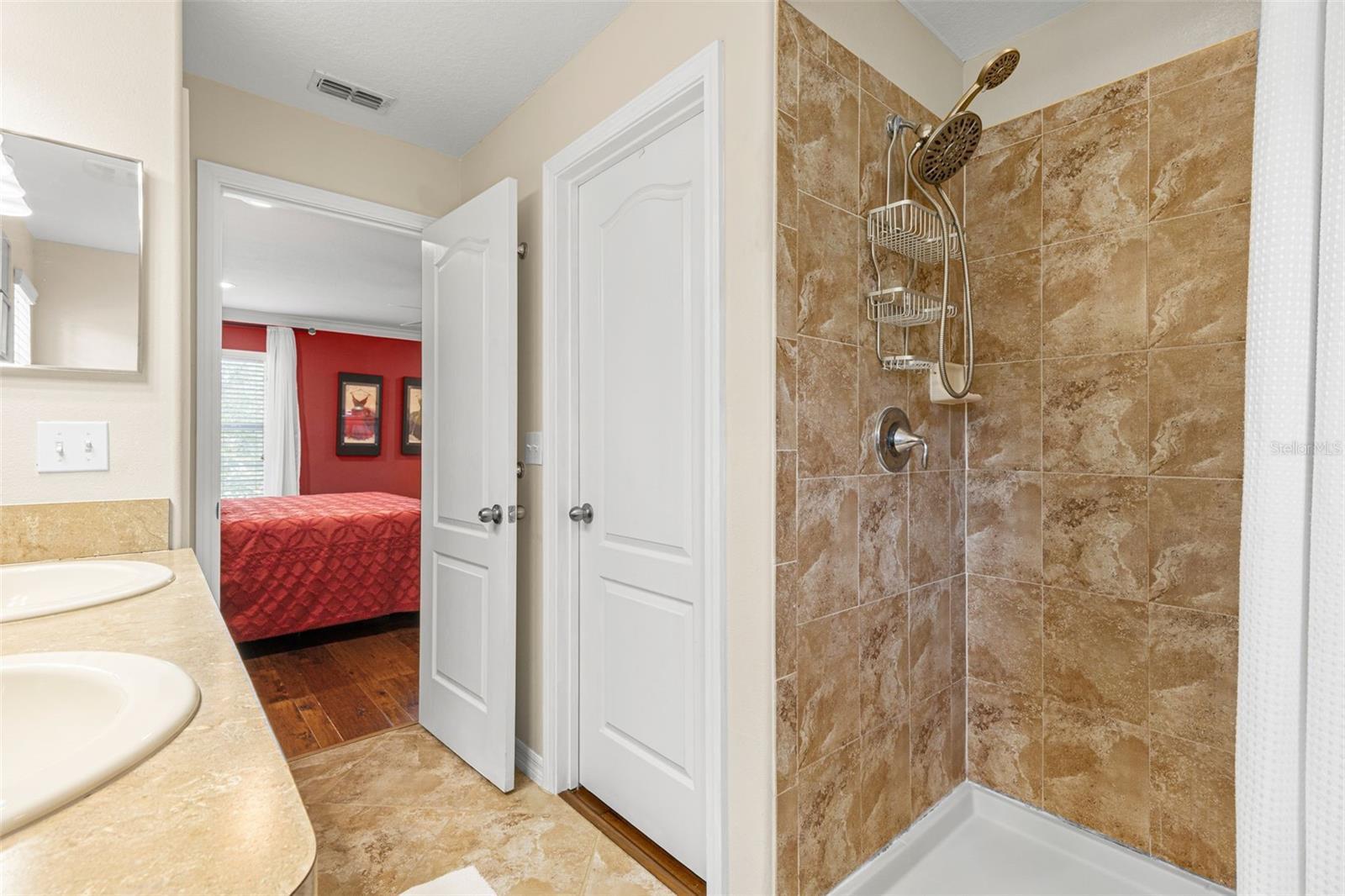 9524 Trumpet Vine Loop Property Photo 28