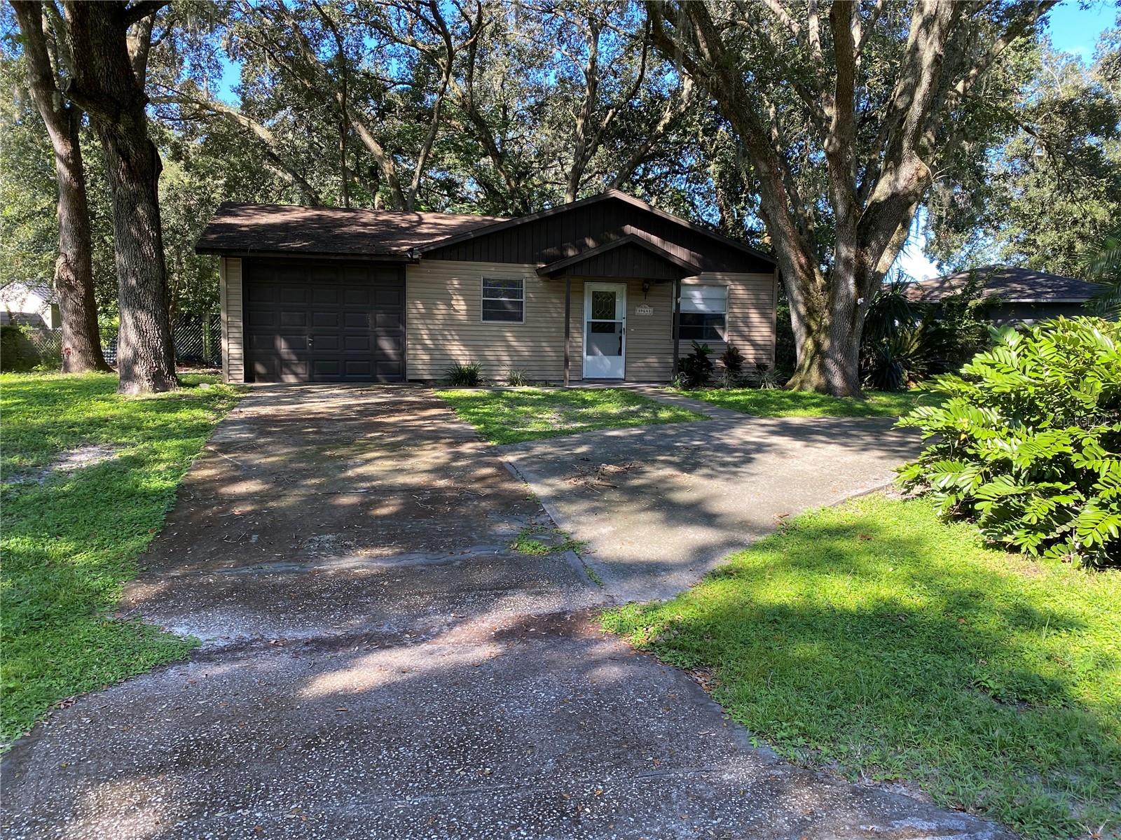 39648 Meadowood Loop Property Photo 3
