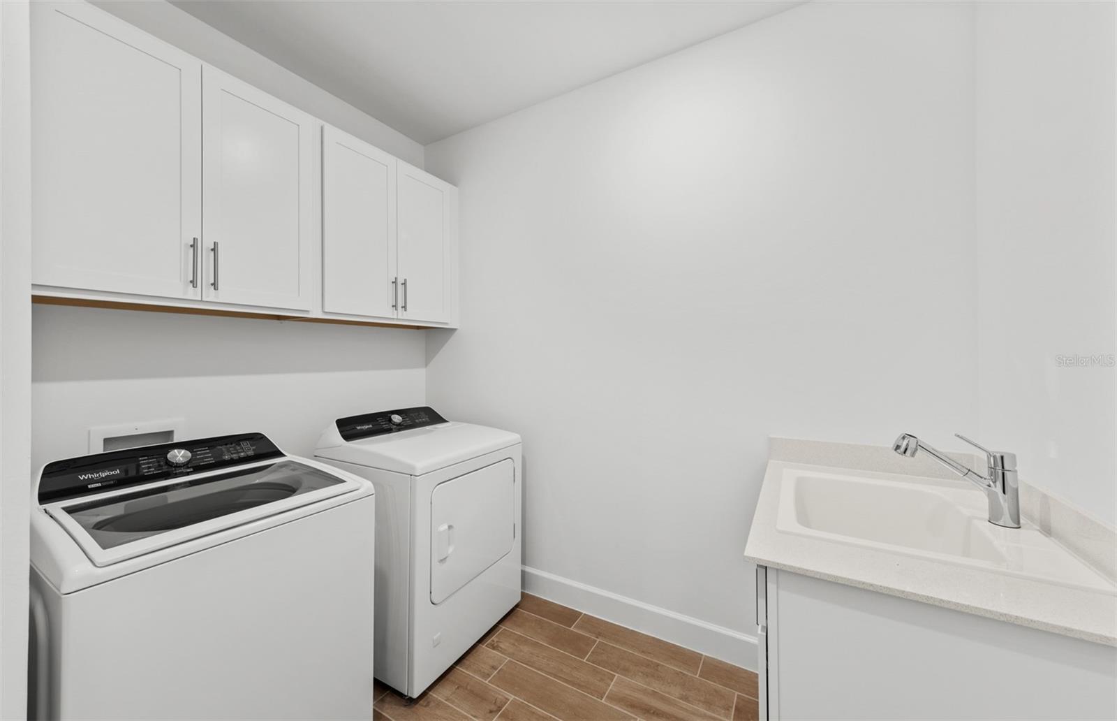 7617 Fulham Ave Property Photo 13