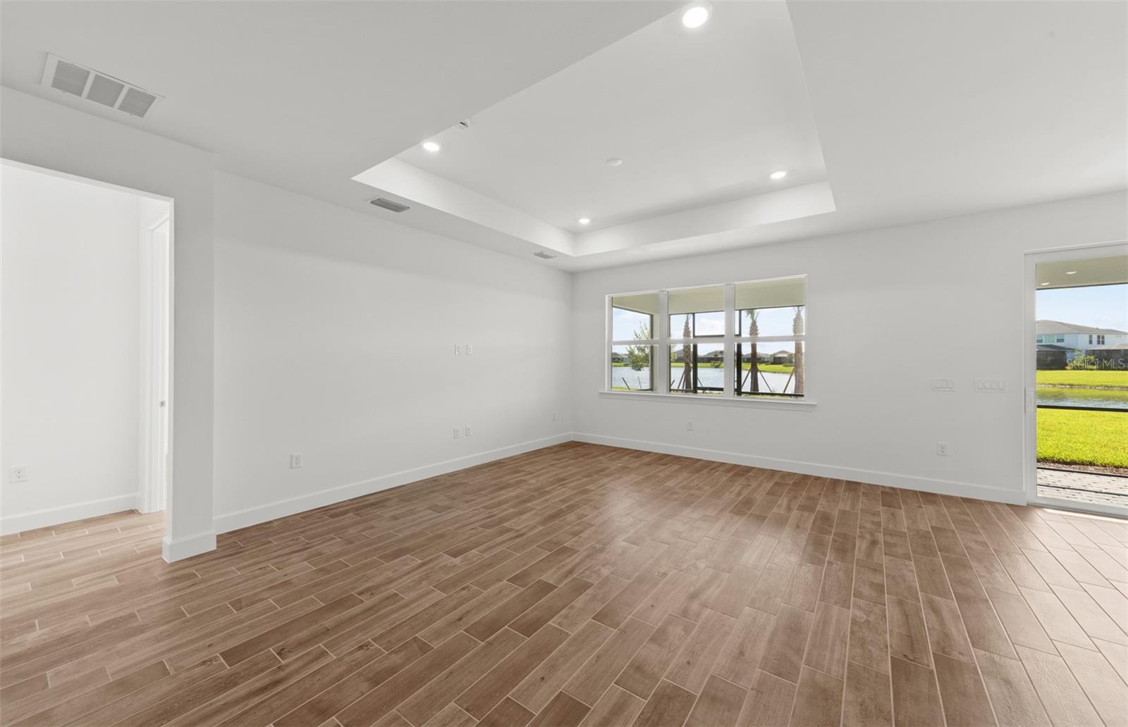7617 Fulham Ave Property Photo 23