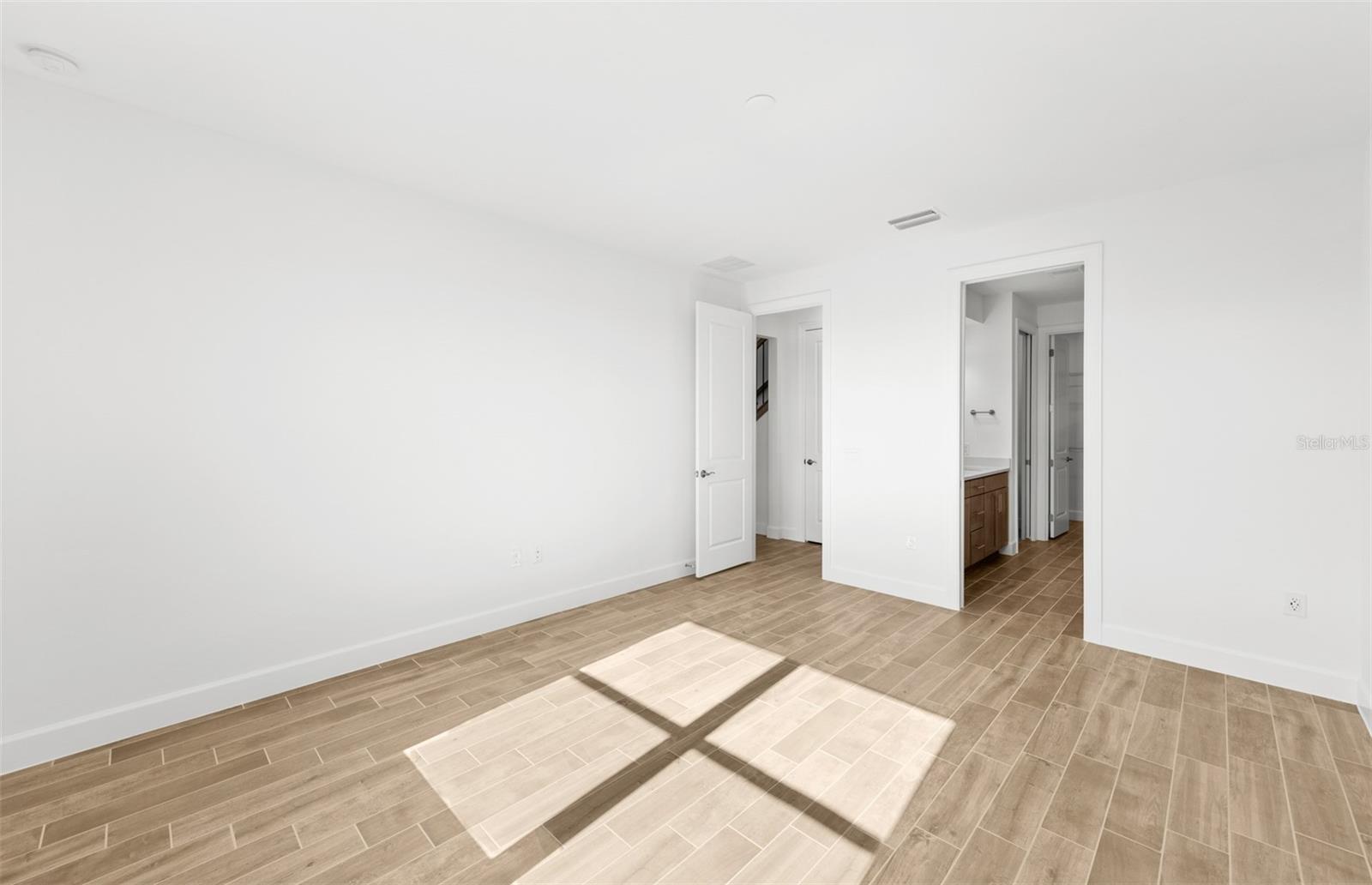 7617 Fulham Ave Property Photo 26