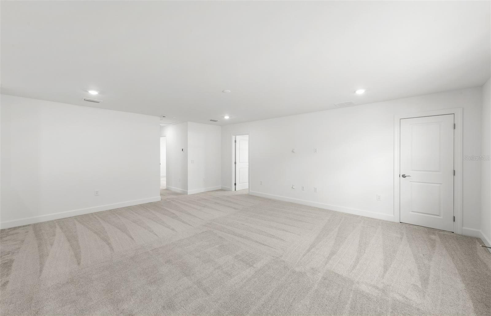 7617 Fulham Ave Property Photo 35