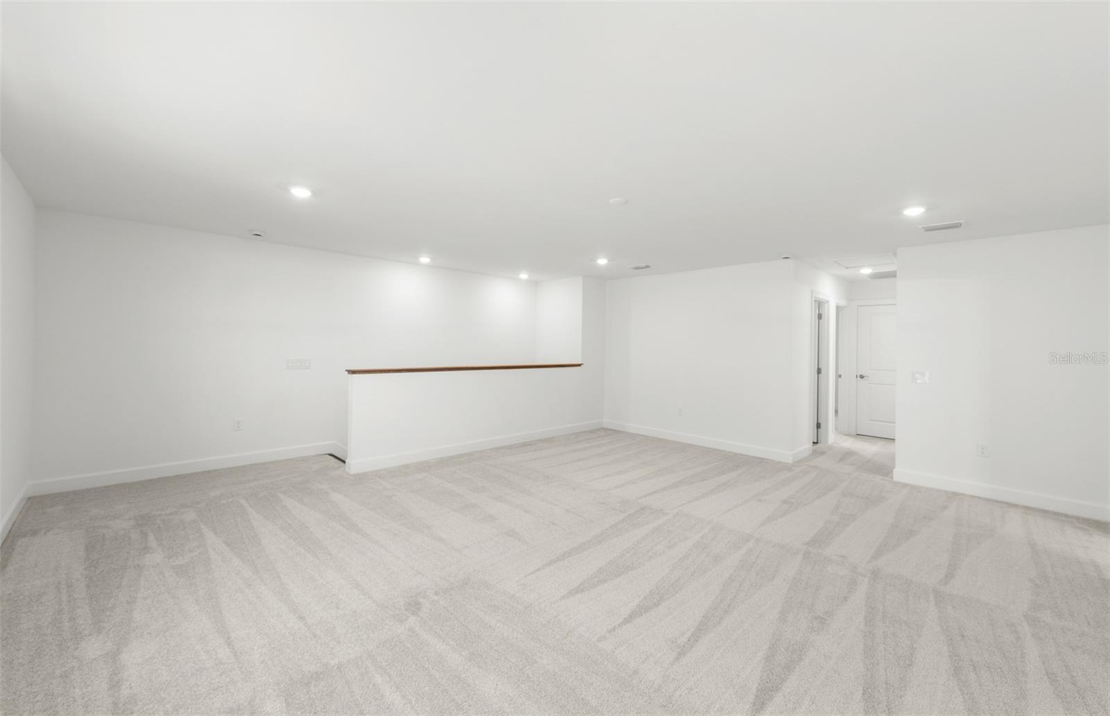 7617 Fulham Ave Property Photo 36