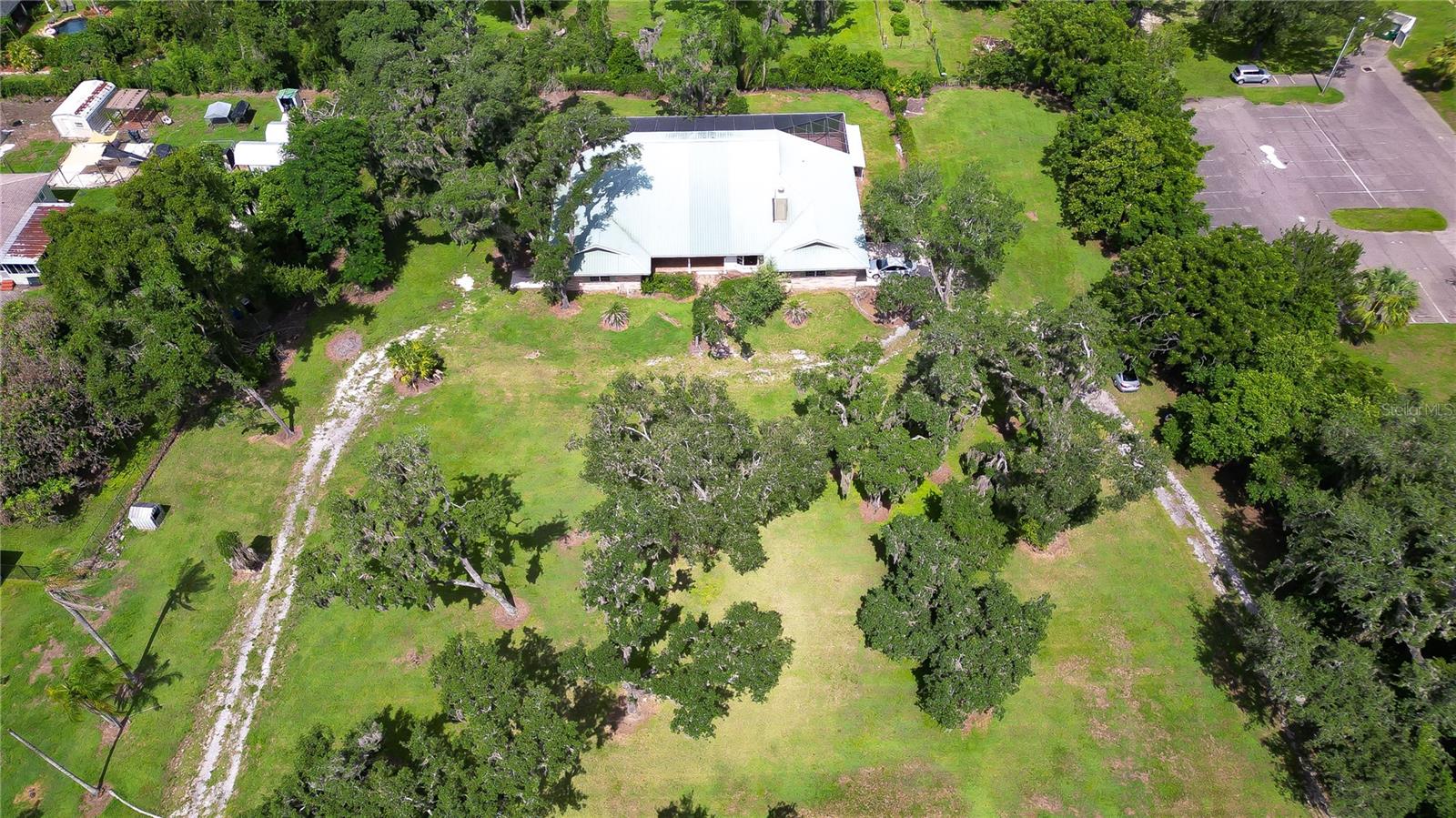 914 S Miller Rd Property Photo 2