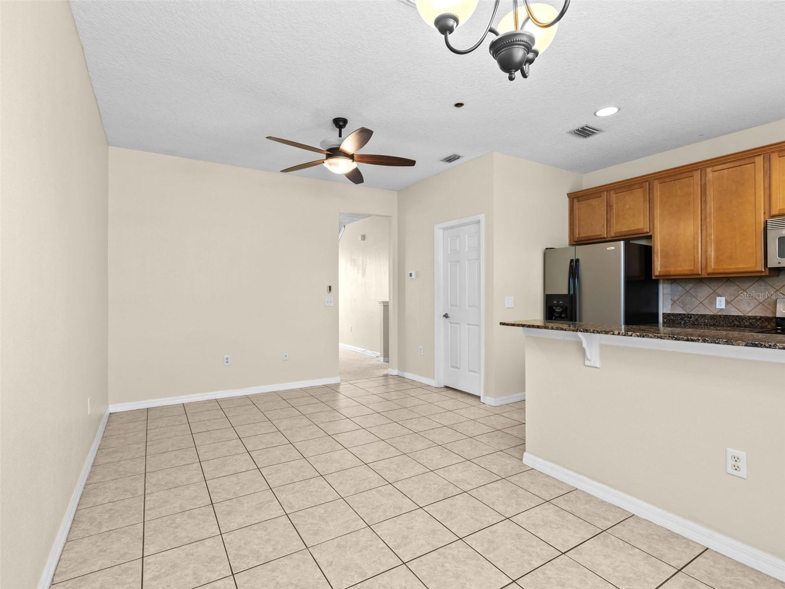 2412 Middleton Grove Dr Property Photo 9