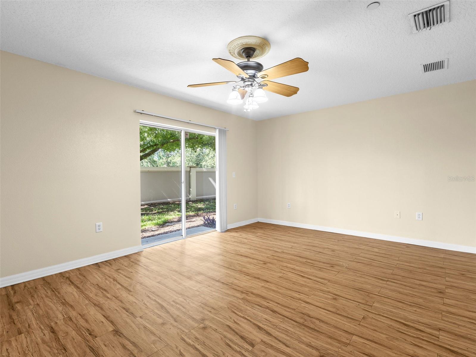 2412 Middleton Grove Dr Property Photo 14