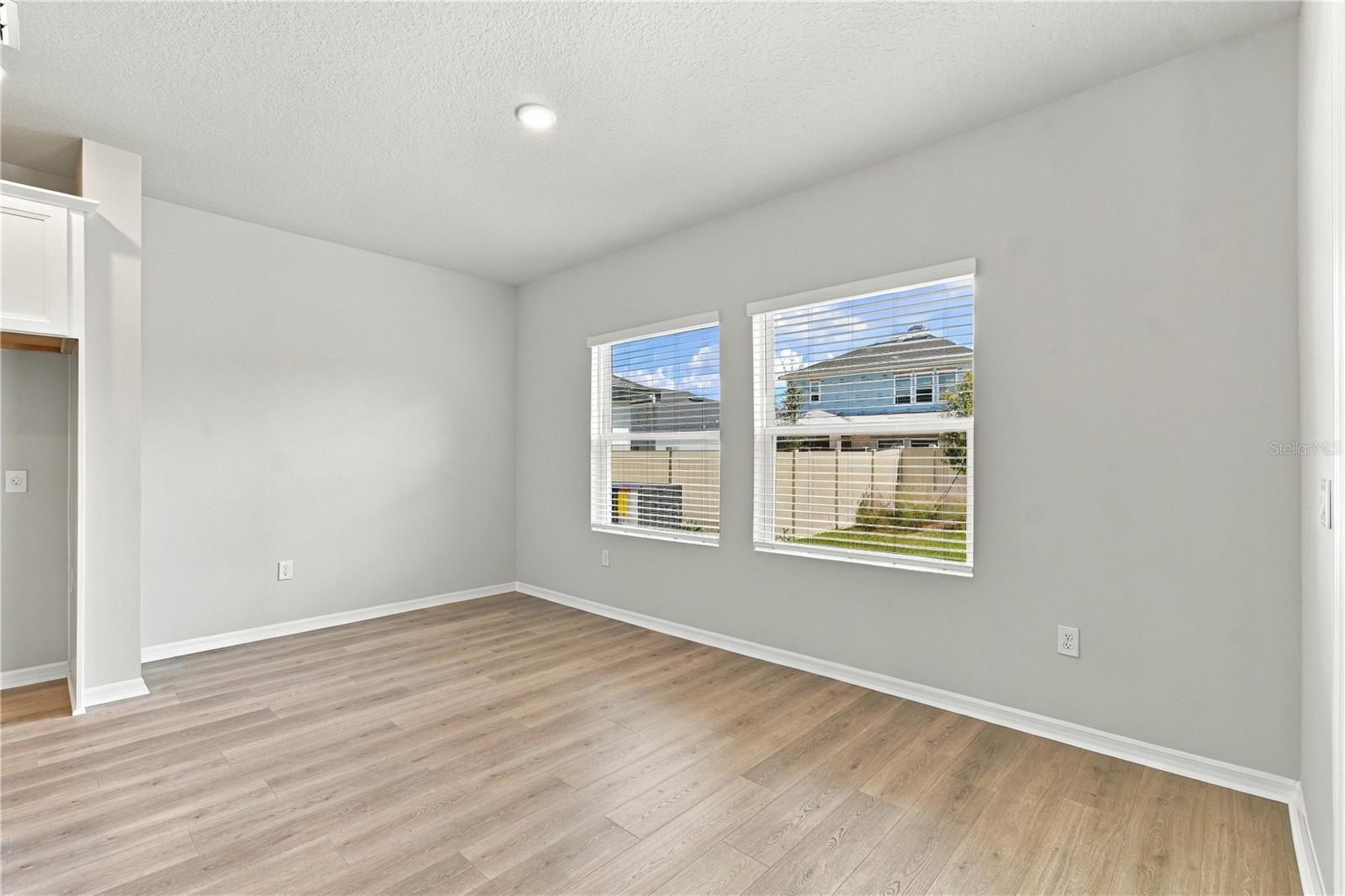 5831 Native Oak St Property Photo 7