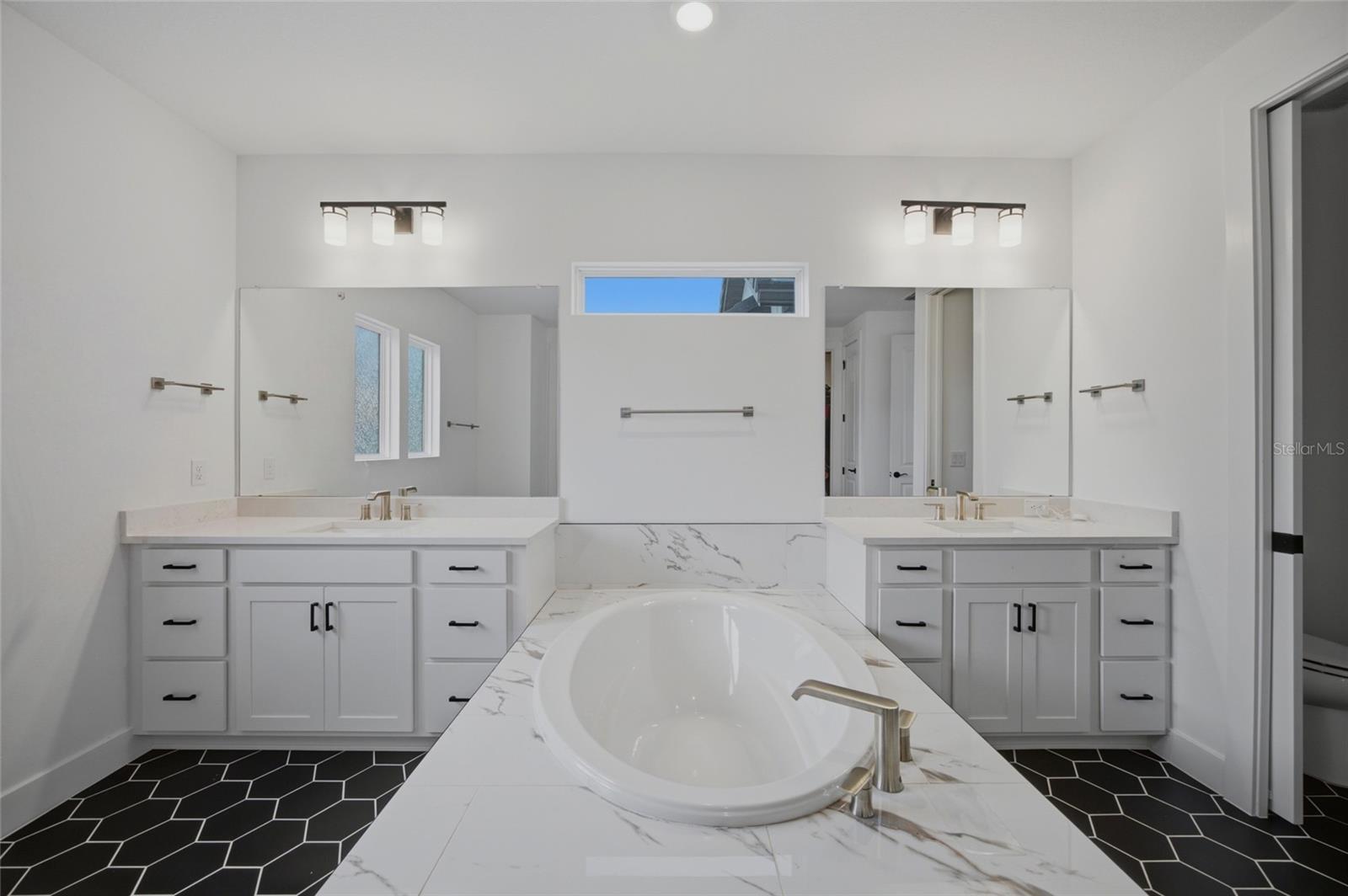 1515 Valier Pt Property Photo 37