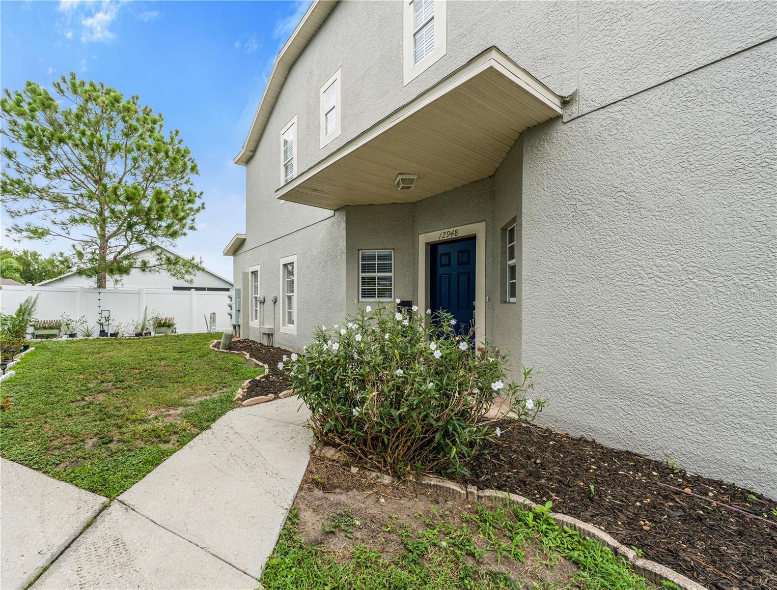 12948 Kings Crossing Dr Property Photo 1