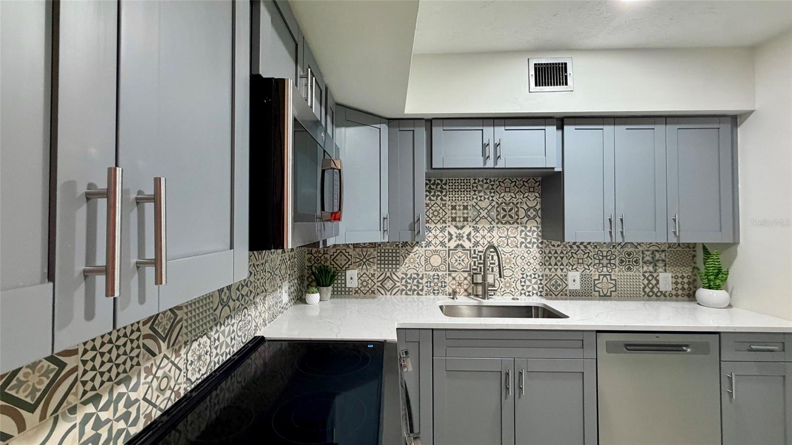 2454 Australia Way E #32 Property Photo 25