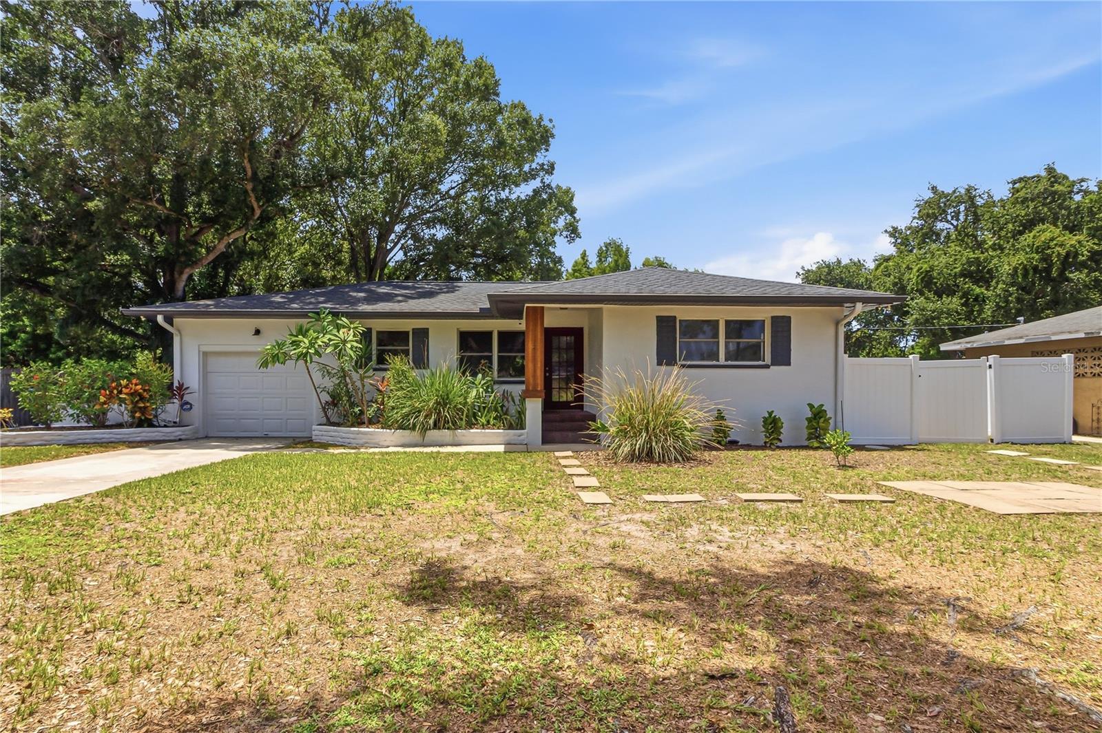10 S ORION AVE Property Photo 1