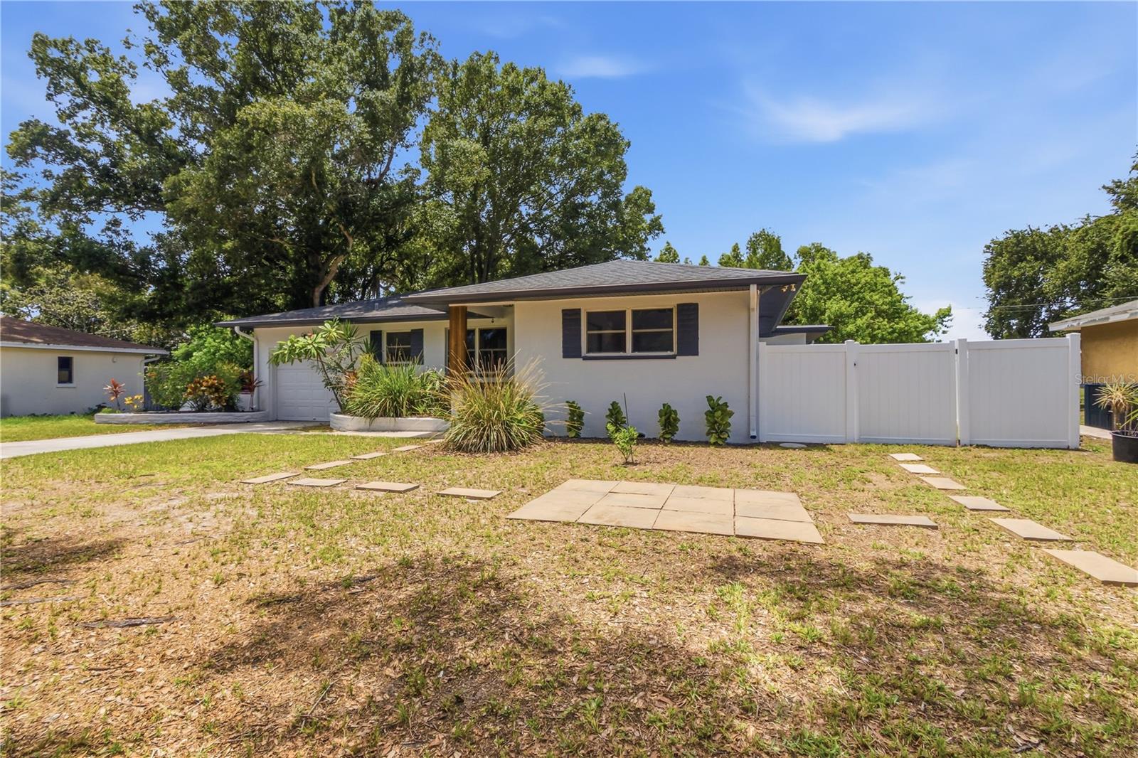 10 S Orion Ave Property Photo 3