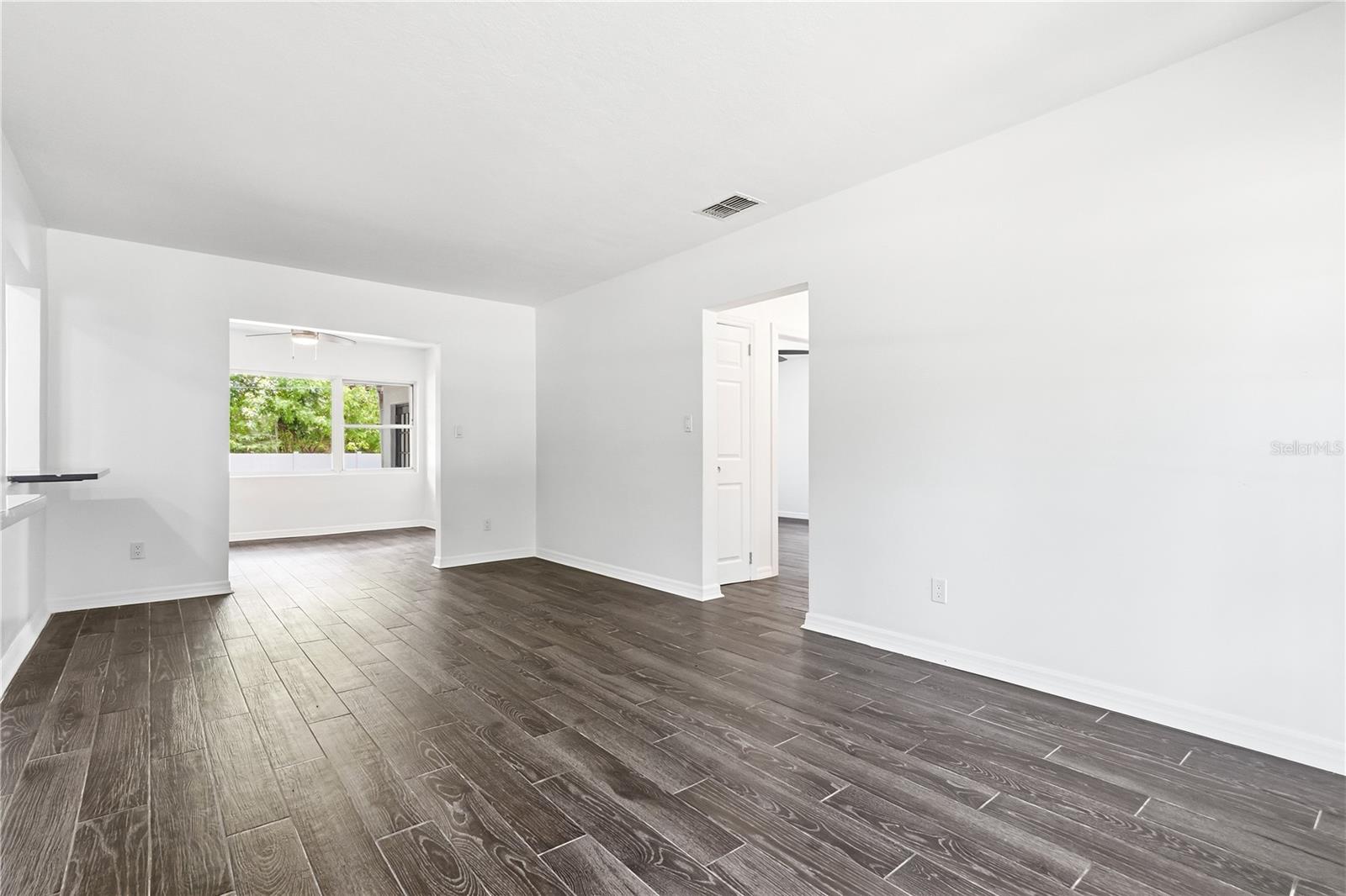 10 S Orion Ave Property Photo 8