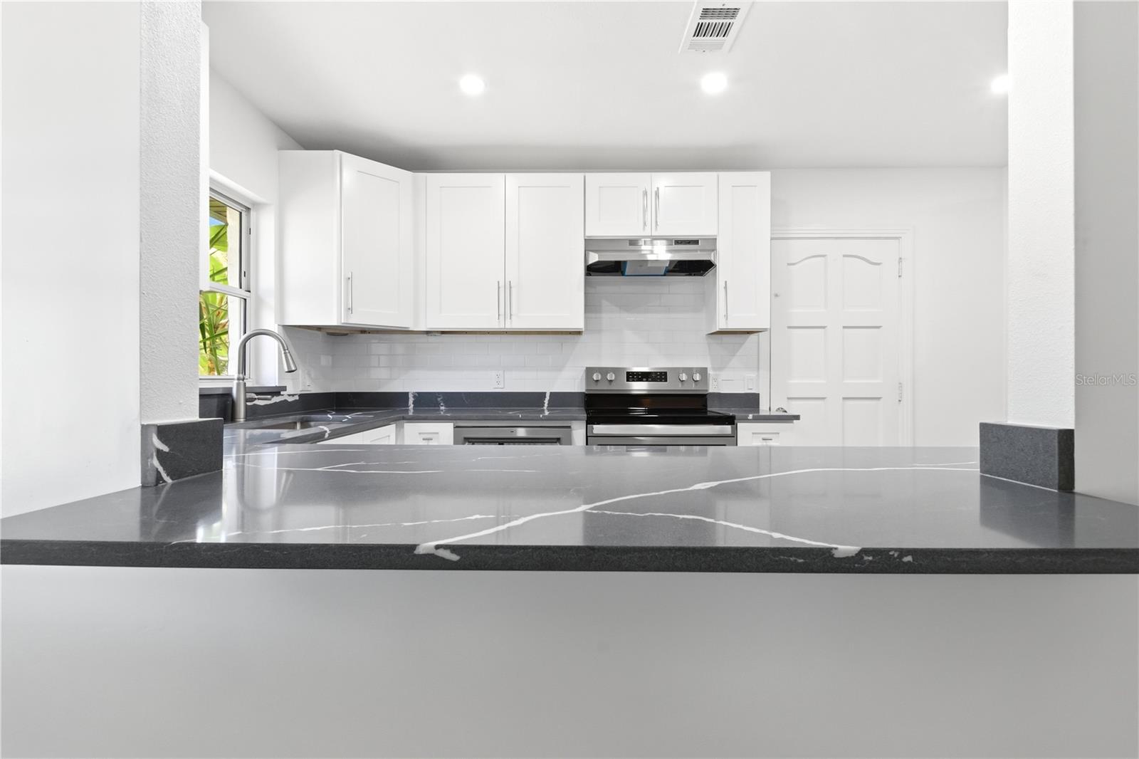10 S Orion Ave Property Photo 12