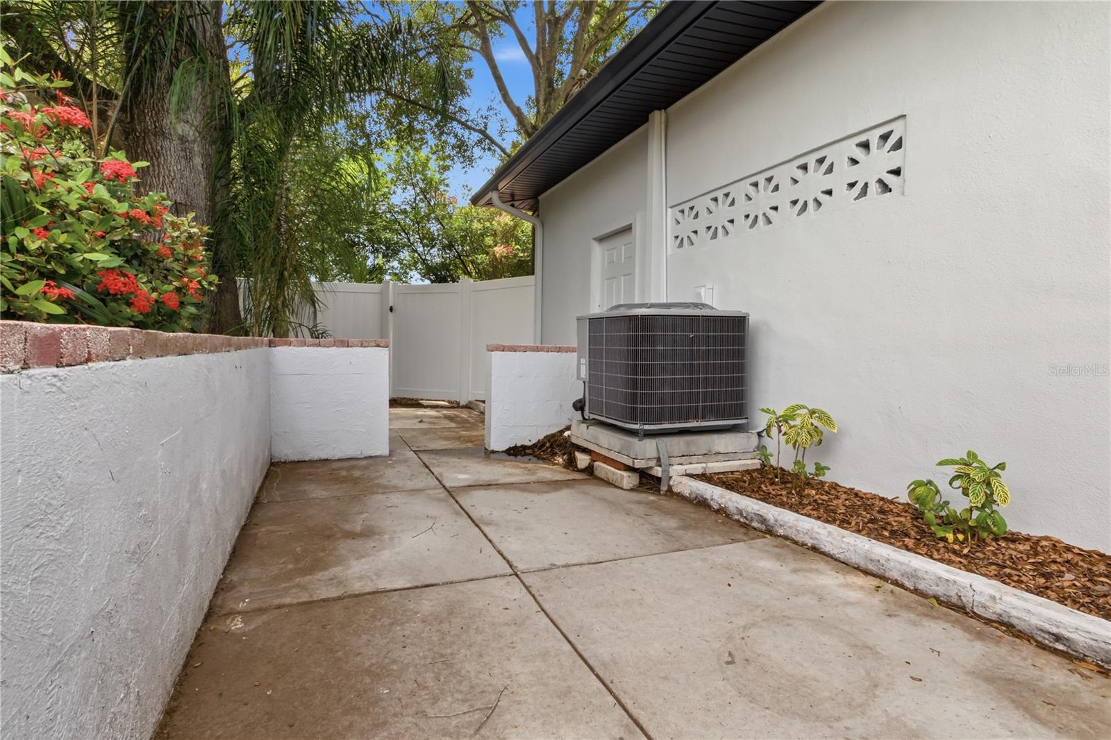 10 S Orion Ave Property Photo 47