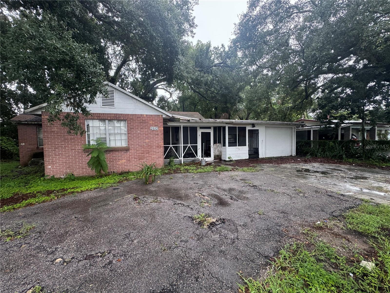2510 W Henry Ave Property Photo 1