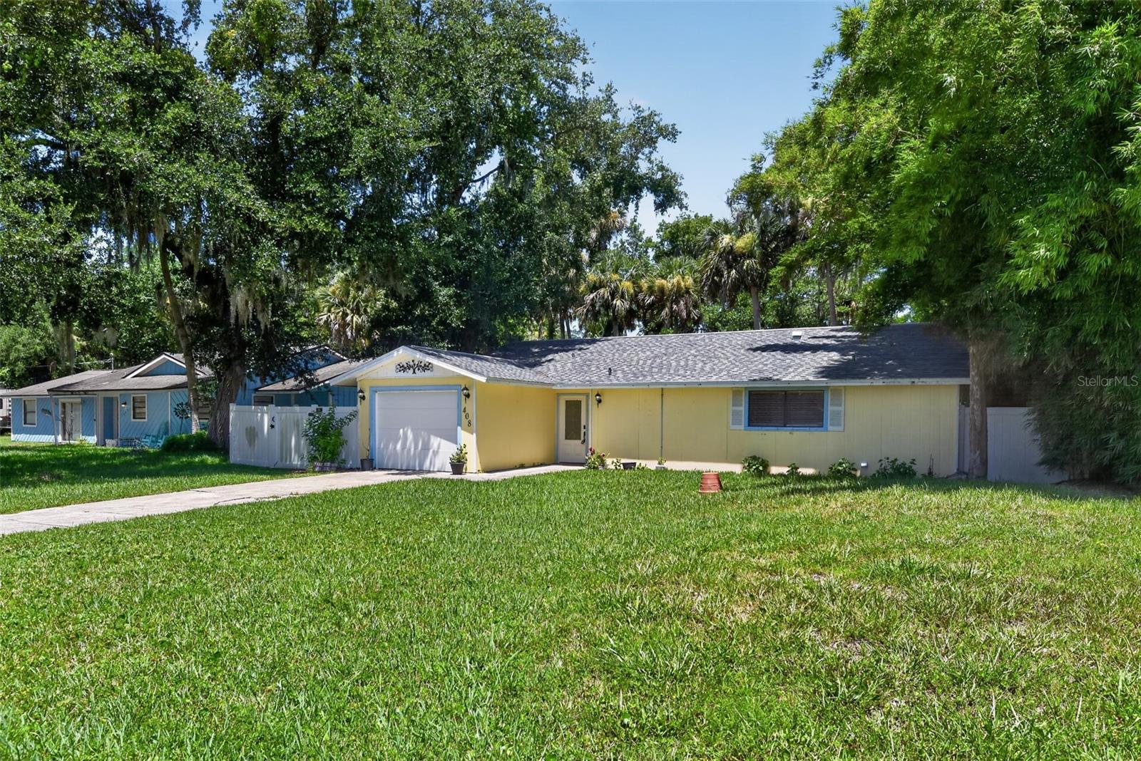 408 Palm Ave Property Photo 3