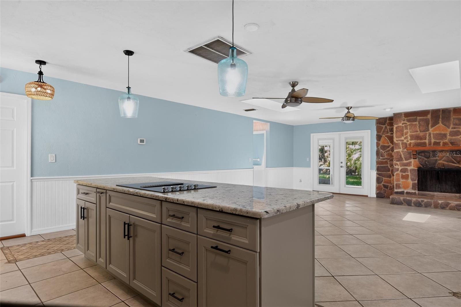 408 Palm Ave Property Photo 15