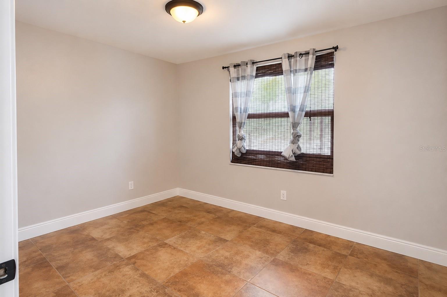 2232 Selkirk St Property Photo 4