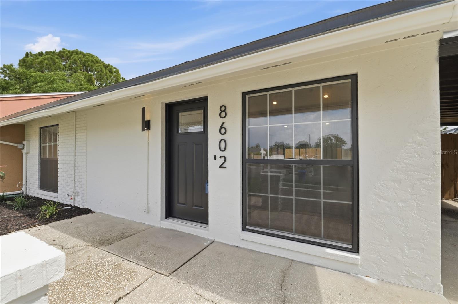 8602 BRIAR GROVE CIR Property Photo 1