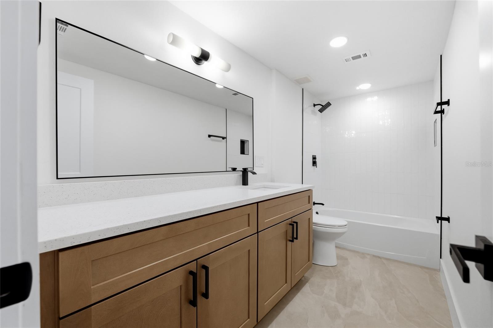 8602 Briar Grove Cir Property Photo 4