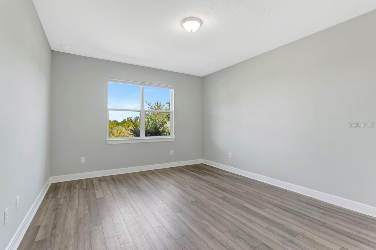 9909 Longmeadow Ave Property Photo 17