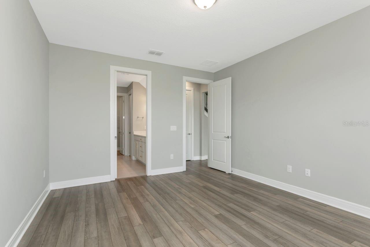 9909 Longmeadow Ave Property Photo 19