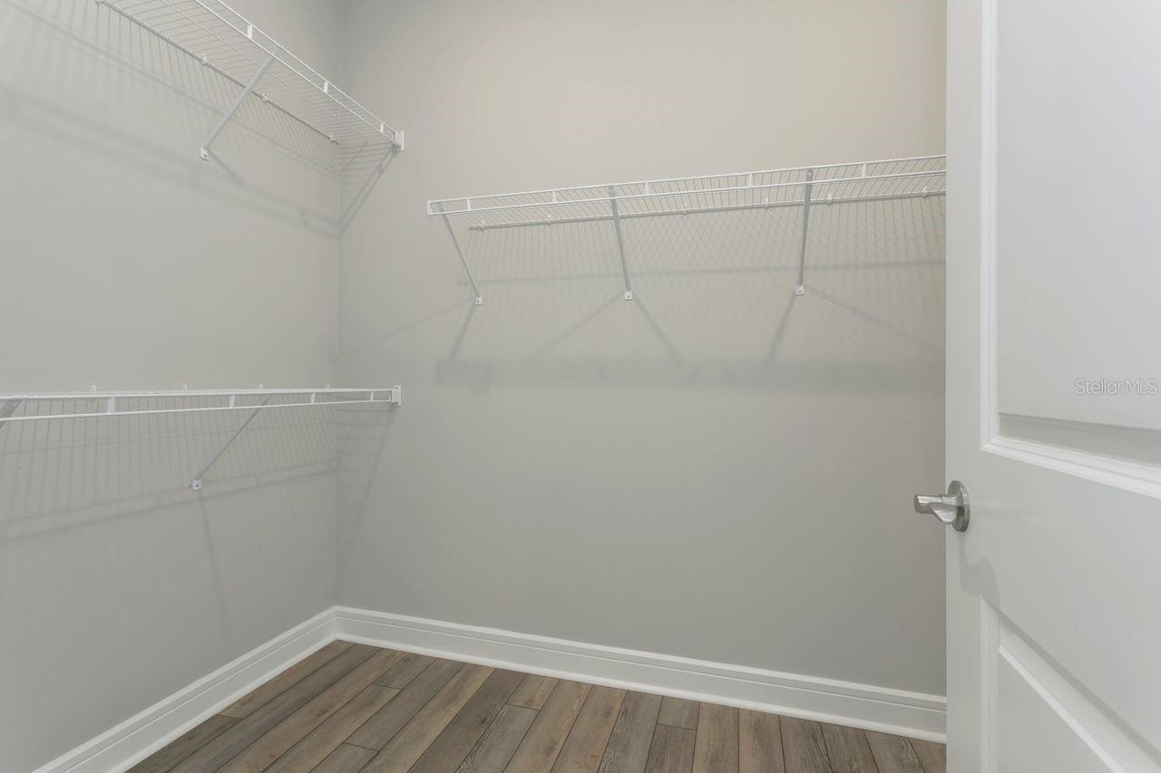 9909 Longmeadow Ave Property Photo 21