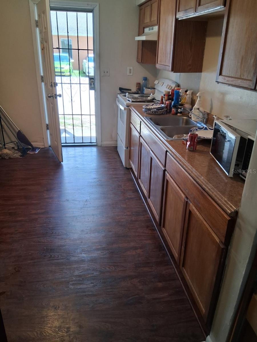 TB8531175 Property Photo 6