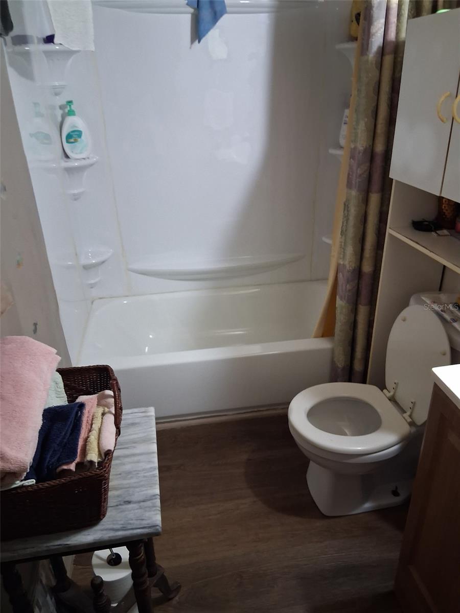 TB8531175 Property Photo 16